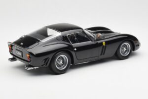 Ferrari 250 GTO Must Kyosho 1:18 08431BK Metall - pilt 3/8
