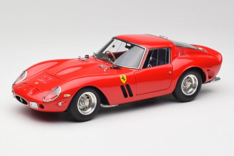 Ferrari 250 GTO London Show Punane CMC 1:18 M-256 Metall