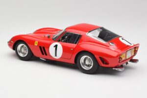 Ferrari 250 GTO #1 P. Rodriguez / W. Mairesse Paris 1000km 1962 CMC 1:18 M-254 Metall - pilt 5/6