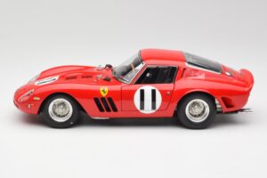 Ferrari 250 GTO #11 J. Surtees / M. Parkes Paris 1000km 1962 CMC 1:18 M-249 Metall - pilt 3/6