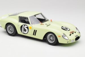 Ferrari 250 GTO #15 S. Moss / I. Ireland Goodwood Tourist Trophy Winner 1962 Kyosho 1:18 08438C Metall - pilt 6/8