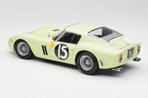 Ferrari 250 GTO #15 S. Moss / I. Ireland Goodwood Tourist Trophy Winner 1962 Kyosho 1:18 08438C Metall - pilt 7/8
