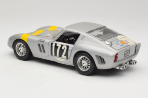 Ferrari 250 GTO #172 L. Bianchi / G. Berger Tour de France 1962 Hõbe Piiratud Väljaanne Bburago 1:18 3011-S1 Metall - pilt 7/8