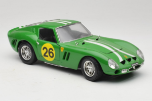 Ferrari 250 GTO #26 Roheline Valged Triibud 1962 Bburago 1:18 3011-G3 Metall - pilt 6/8