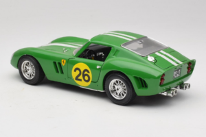 Ferrari 250 GTO #26 Roheline Valged Triibud 1962 Bburago 1:18 3011-G3 Metall - pilt 7/8