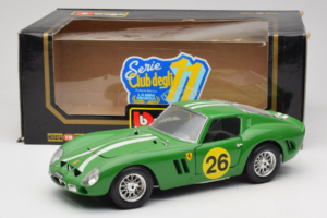 Ferrari 250 GTO #26 Roheline Valged Triibud 1962 Bburago 1:18 3011-G3 Metall - pilt 8/8