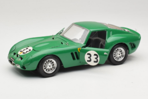 Ferrari 250 GTO #33 Roheline Bburago 1:18 3011-G1 Metall - pilt 2/8
