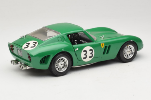 Ferrari 250 GTO #33 Roheline Bburago 1:18 3011-G1 Metall - pilt 3/8