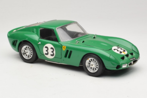 Ferrari 250 GTO #33 Roheline Bburago 1:18 3011-G1 Metall - pilt 6/8