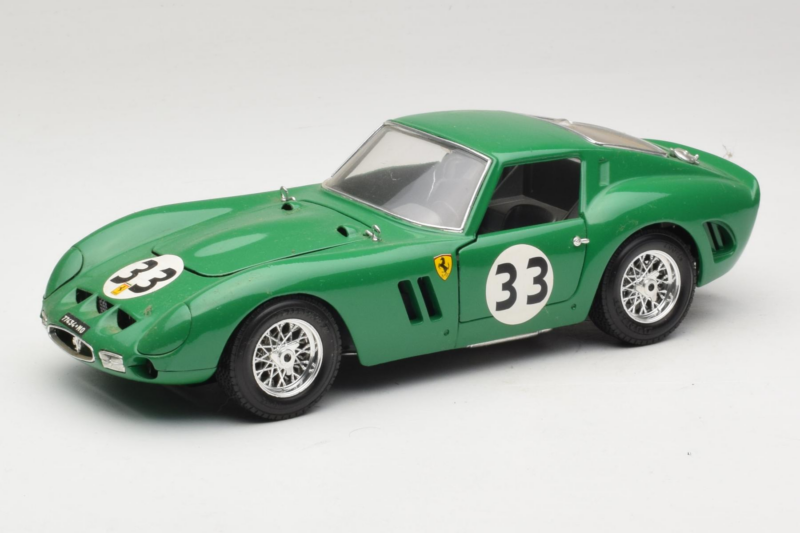 Ferrari 250 GTO #33 Roheline Bburago 1:18 3011-G1 Metall