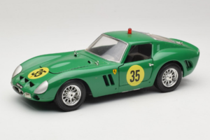 Ferrari 250 GTO #35 Roheline 1962 Bburago 1:18 3011-G2 Metall