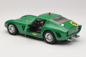 Ferrari 250 GTO #35 Roheline 1962 Bburago 1:18 3011-G2 Metall - pilt 5/8