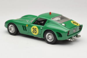 Ferrari 250 GTO #35 Roheline 1962 Bburago 1:18 3011-G2 Metall - pilt 7/8