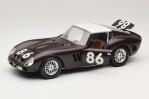 Ferrari 250 GTO #86 Must Bburago 1:18 3011-B1 Metall - pilt 2/8
