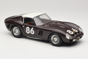 Ferrari 250 GTO #86 Must Bburago 1:18 3011-B1 Metall - pilt 6/8