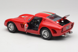 Ferrari 250 GTO #96 Punane 1962 Bburago 1:18 3011-N1 Metall - pilt 5/8