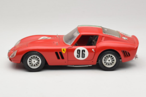 Ferrari 250 GTO #96 Punane Itaalia Lipp 1962 Bburago 1:18 3011-P2 Metall - pilt 4/8