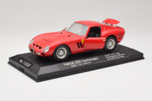 Ferrari 250 GTO Punane Replacement Stand Exclusive Cars 1:18 EC005 Metall - pilt 2/8