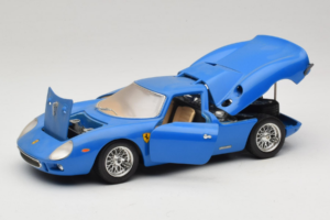 Ferrari 250 LM Sinine Bburago 1:18 3033-B1 Metall - pilt 2/8