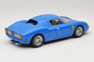 Ferrari 250 LM Sinine Bburago 1:18 3033-B1 Metall - pilt 3/8