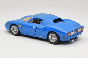 Ferrari 250 LM Sinine Bburago 1:18 3033-B1 Metall - pilt 7/8