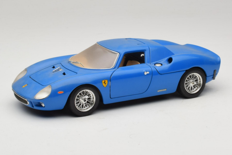Ferrari 250 LM Sinine Bburago 1:18 3033-B1 Metall