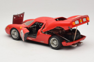 Ferrari 250 LM #21 M. Gregory / J. Rindt 24 Hours of Le Mans 1965 Bburago 1:18 3033-P2 Metall - pilt 5/8