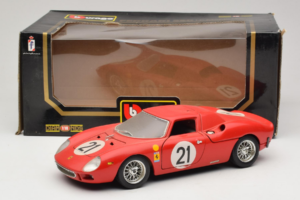Ferrari 250 LM #21 M. Gregory / J. Rindt 24 Hours of Le Mans 1965 Bburago 1:18 3033-P2 Metall - pilt 8/8