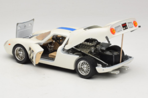 Ferrari 250 LM #22 Valge 1965 Bburago 1:18 3333-W1 Metall - pilt 5/8