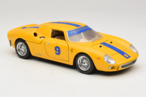 Ferrari 250 LM #9 Kollane 1965 Bburago 1:18 3033-Y1 Metall - pilt 6/8
