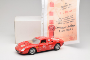 Ferrari 250 LM Punane Valge Essen Autographs Piiratud Väljaanne Bburago 1:18 3033-P4 Metall - pilt 8/8