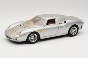 Ferrari 250 LM Hõbe Bburago 1:18 3033-S1 Metall