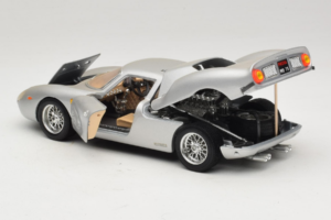 Ferrari 250 LM Hõbe Bburago 1:18 3033-S1 Metall - pilt 5/8