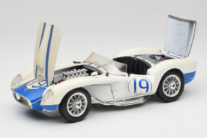Ferrari 250 Testa Rossa #19 Valge Replacement Box 1957 Bburago 1:18 3007-R5 Metall - pilt 2/8