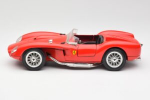 Ferrari 250 Testa Rossa Punane Bburago 1:18 3007 Metall - pilt 4/8