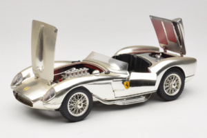 Ferrari 250 Testa Rossa Chrome Hõbedane Bburago 1:18 3007-C1 Metall - pilt 2/8