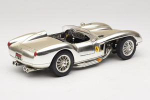 Ferrari 250 Testa Rossa Chrome Hõbedane Bburago 1:18 3007-C1 Metall - pilt 3/8