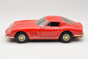 Ferrari 275 GTB/4 Punane ERTL 1:18 7493-P1 Metall - pilt 4/8