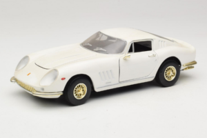 Ferrari 275 GTB/4 Valge ERTL 1:18 7493 Metall
