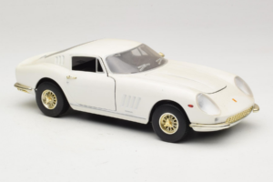 Ferrari 275 GTB/4 Valge ERTL 1:18 7493 Metall - pilt 6/8