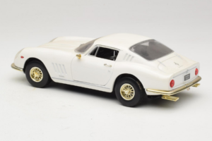Ferrari 275 GTB/4 Valge ERTL 1:18 7493 Metall - pilt 7/8