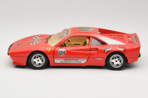 Ferrari 288 GTO #1 Punane 1984 Bburago 1:18 3027-P3 Metall - pilt 4/8