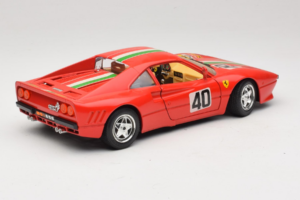 Ferrari 288 GTO #40 Punane Itaalia Lipp 1984 Bburago 1:18 3027-P1 Metall - pilt 3/8