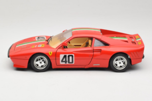 Ferrari 288 GTO #40 Punane Itaalia Lipp 1984 Bburago 1:18 3027-P1 Metall - pilt 4/8