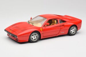 Ferrari 288 GTO Punane Bburago 1:18 3027 Metall