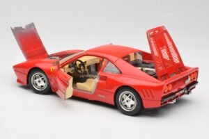 Ferrari 288 GTO Punane Bburago 1:18 3027 Metall - pilt 5/8