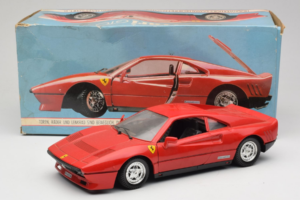 Ferrari 288 GTO Punane Tonka 1:18 1680 Metall - pilt 8/9