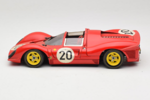 Ferrari 330 P4 #20 Punane 1967 Revell 1:18 48822-P1 Metall - pilt 4/8