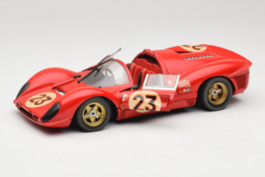 Ferrari 330 P4 #23 L. Bandini / C. Amon 24 Hours of Daytona Winner 1967 Revell 1:18 48833 Metall - pilt 2/8