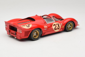 Ferrari 330 P4 #23 L. Bandini / C. Amon 24 Hours of Daytona Winner 1967 Revell 1:18 48833 Metall - pilt 3/8